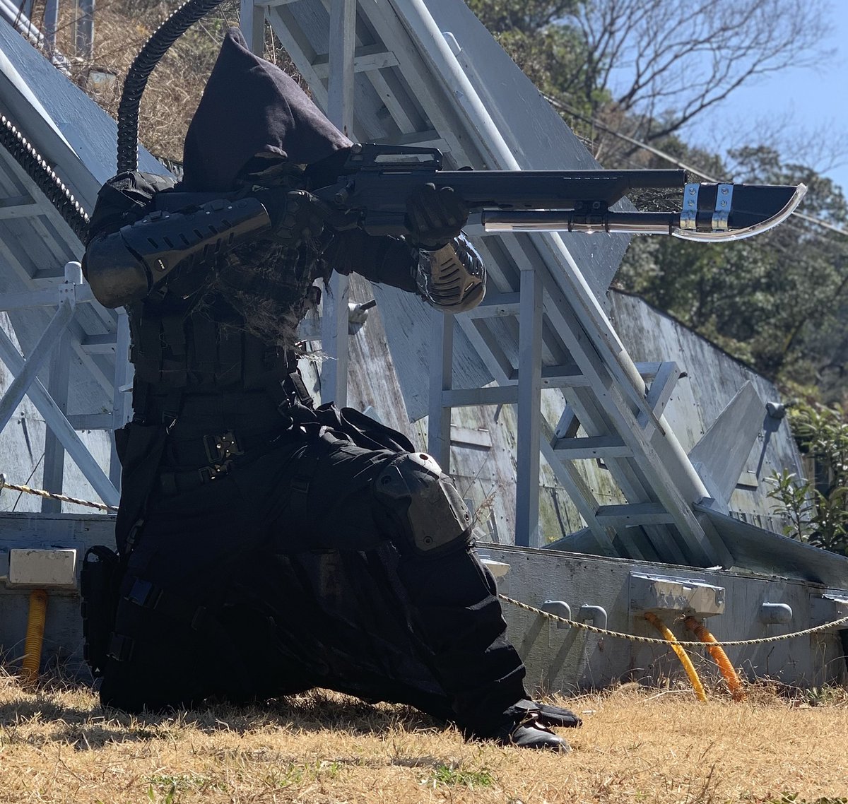 wisdomblack92's tweet photo. メインウェポンの静音性向上が必要か
ミッションには問題はなさそうだが…

#黒マント装備
#黒マント https://t.co/jTysl0m2f4