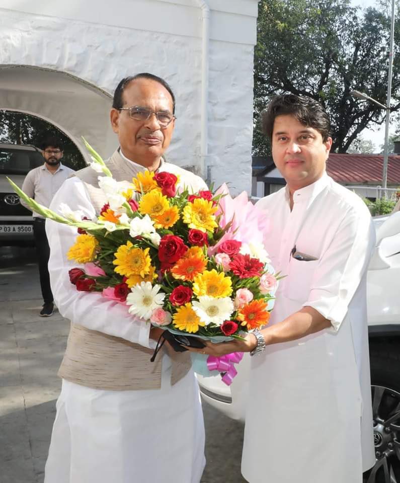 मध्यप्रदेश के जनप्रिय, कर्मठ मुख्यमंत्री श्री <a href="/ChouhanShivraj/">Shivraj Singh Chouhan</a> जी को जन्मदिन पर बधाई एवं शुभकामनाएं।

ईश्वर से आपके यशस्वी जीवन और लंबी उम्र की कामना करता हूँ।