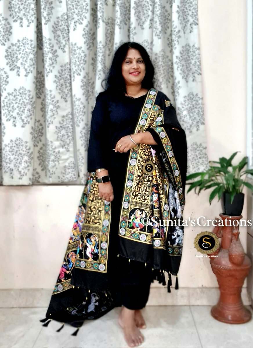 SPattachitra's tweet photo. #Handpainted #Black #designer suit by #SunitasCreations
DM 7008458388 
#Pattachitra #patachitra #handpainteddupatta #pattachitradress #dupatta #designerdupatta #pattachitradupatta #odishapattachitra  #designersarees #blacksuit #pattachitrapainting  #art #partywear #Holi2023 #holi https://t.co/Izq4XR2uMS