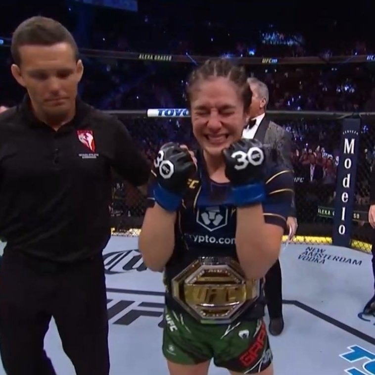 _D_e_e_l's tweet image. 🇲🇽🇲🇽🇲🇽 #UFC285