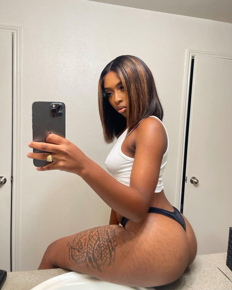 Realxtatii's tweet image. Mirror pictures are becoming my favorite 😮‍💨.