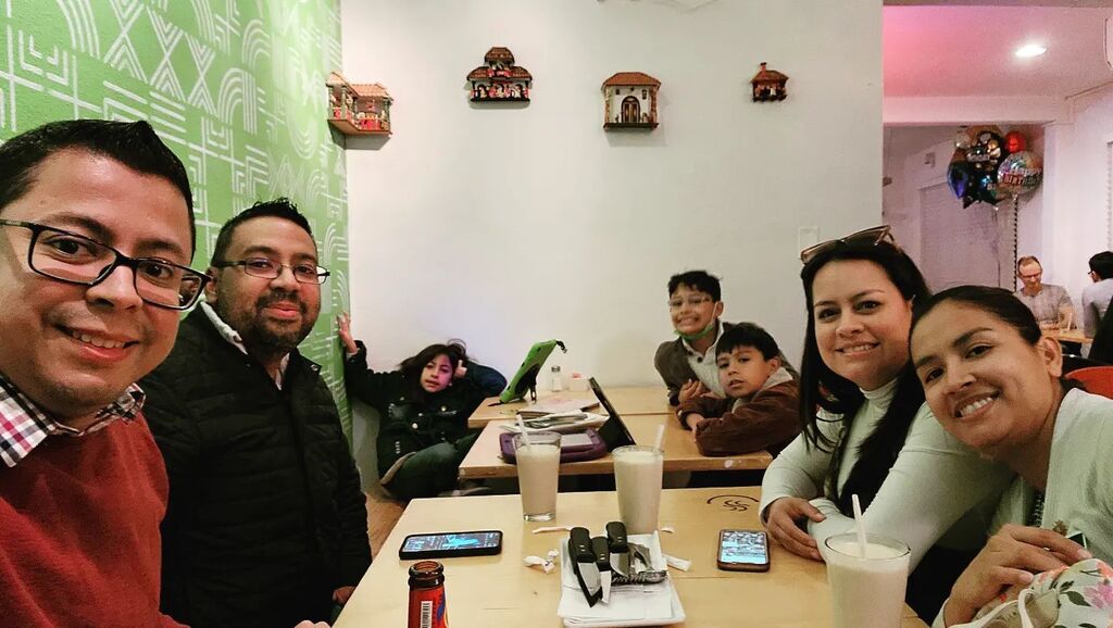 jdcastillo's tweet photo. Family time. https://t.co/ZkBw3QoLyO https://t.co/2RCwfpsxD0