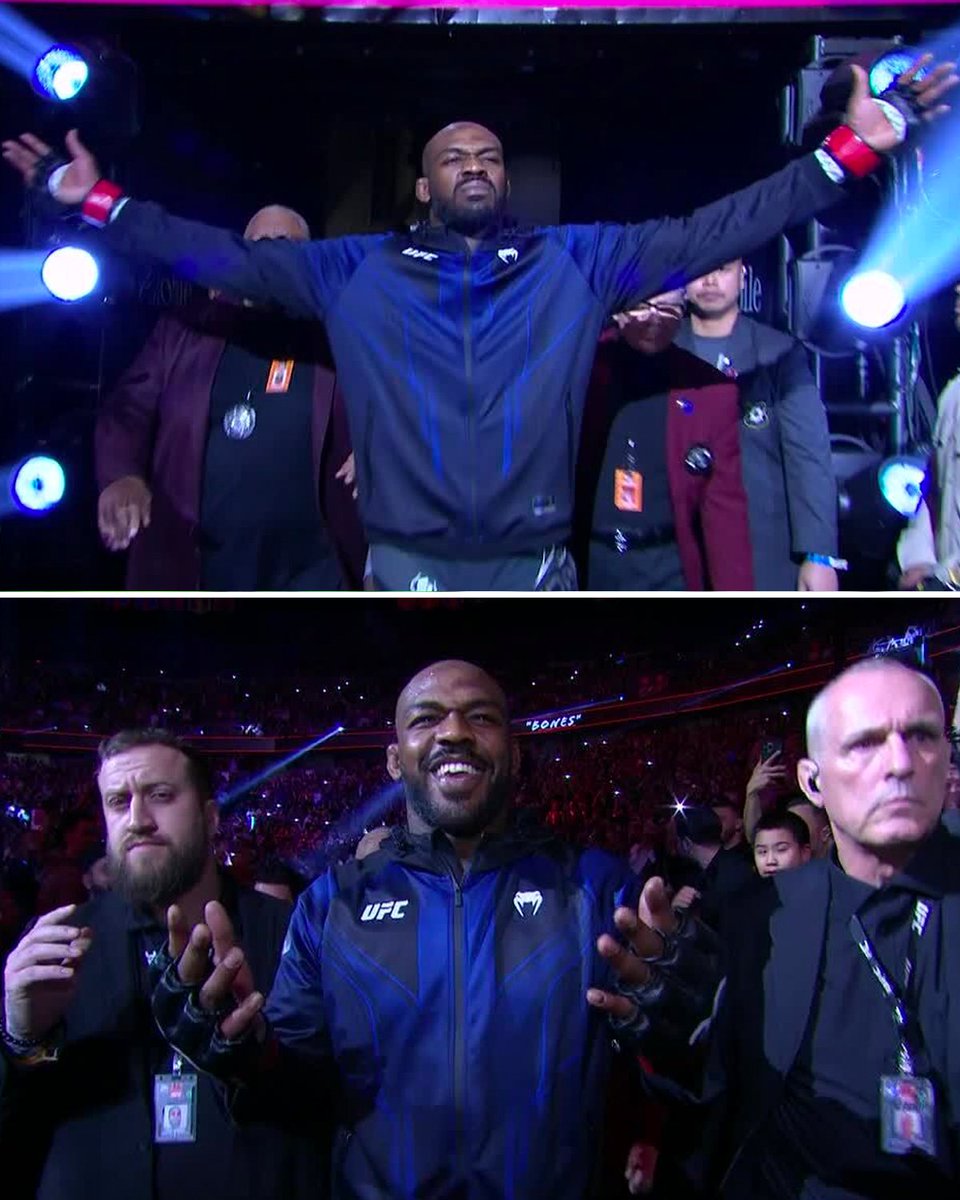 SportsCenter's tweet photo. HE'S BACK 🔥 #UFC285 https://t.co/5PDl5X2gQp