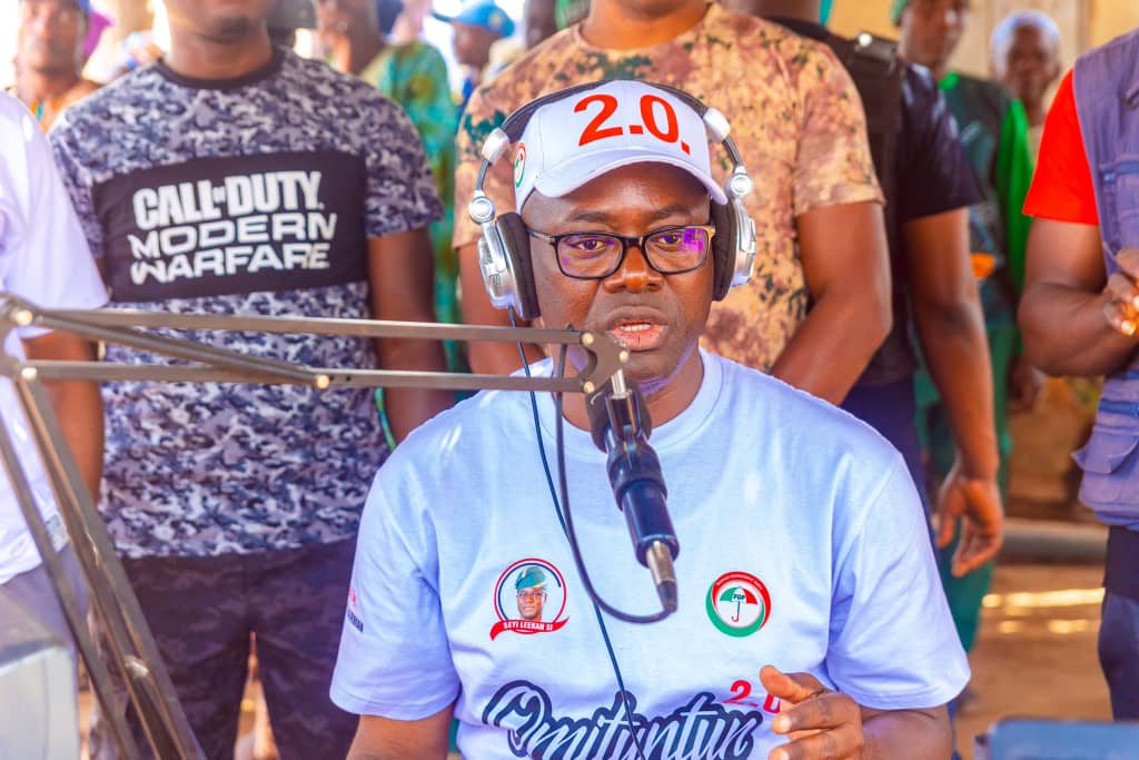 a_dekunle's tweet photo. We will vote based on achievements and we also want the continuation of every good things happening in Oyo state, we've tasted omituntun and it is better than any other thing in this state, may good things never cease to happen to us in Oyo state!

Omituntun 2.0
#seyiagain https://t.co/m0GOf3zJLz