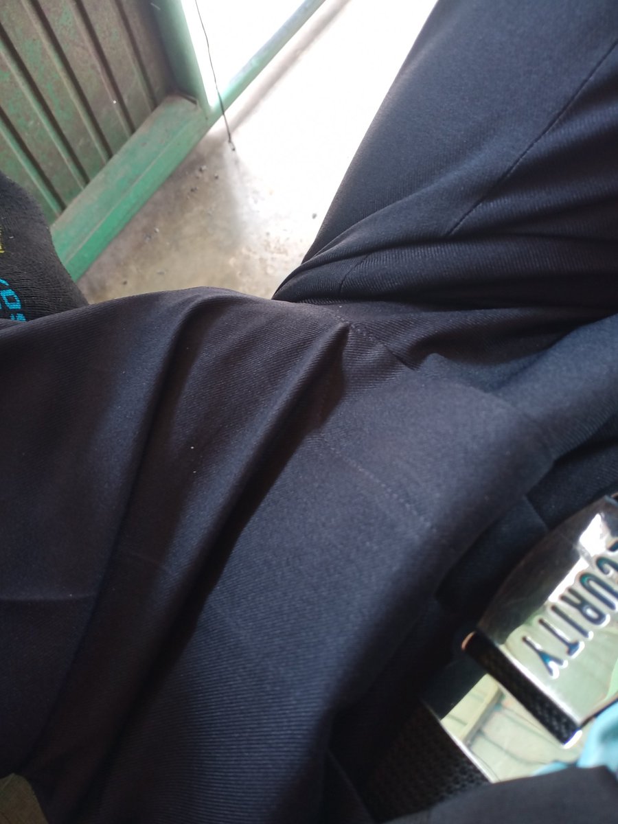 Bbbb69385649's tweet photo. เงียนอะไรตอนนี้..ทำงานๆ...😄😄😄 https://t.co/ZWX0ROFA7g