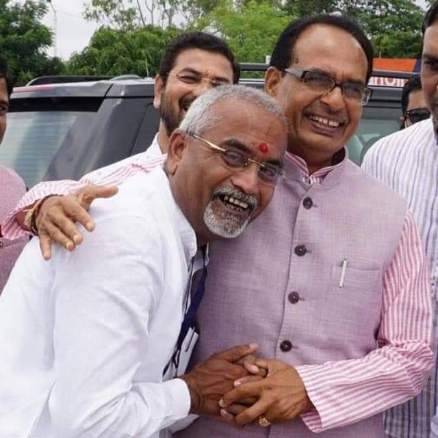 Ashoksomanibjp's tweet photo. Jannayak Ko Hardik Badhai.
@ChouhanShivraj https://t.co/clvlotKBcA