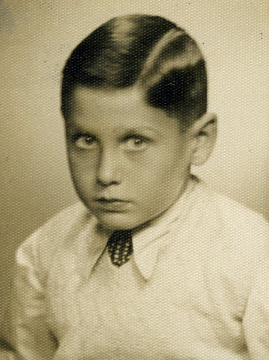 5 March 1932 | A Czech Jew, Karel Goldstein, was born in Prague. 

He was deported to #Auschwitz from the #Theresienstadt ghetto on 26 January 1943. He was murdered after a selection in a gas chamber.