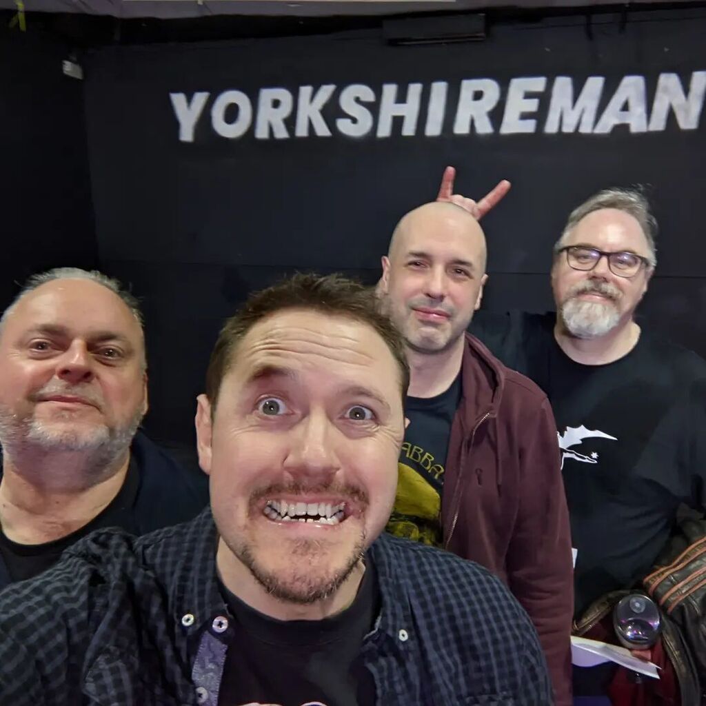 Absolutely cracking gig in #sheffield last night at @yorkshireman_venue . Great crowd, and so many nice compliments, thank you all.

We'll see you again in September 🦇🔥🤘
#Ozzy #doommetal #MetalMusic #rockstar #HeavyMetal #bands #GodsOfMetal #Paranoid #musician #masterofreali…