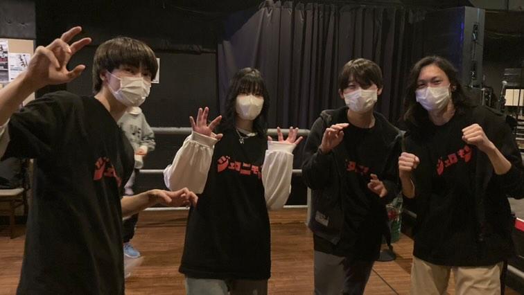 geronimon_kaiju's tweet photo. 星迎えありがとうございました！！
バンドTでめちゃくちゃハメ外しました！
同時に対バンの皆さんのレベルの高さを見て自分達の課題も自覚できたので、三日後のYAAAdialまでに磨いておきたいと思います！
改めて主催のRadical pinkさん、対バンの皆さん、お客さん、ありがとうございました！ https://t.co/5HzIwPLfPb