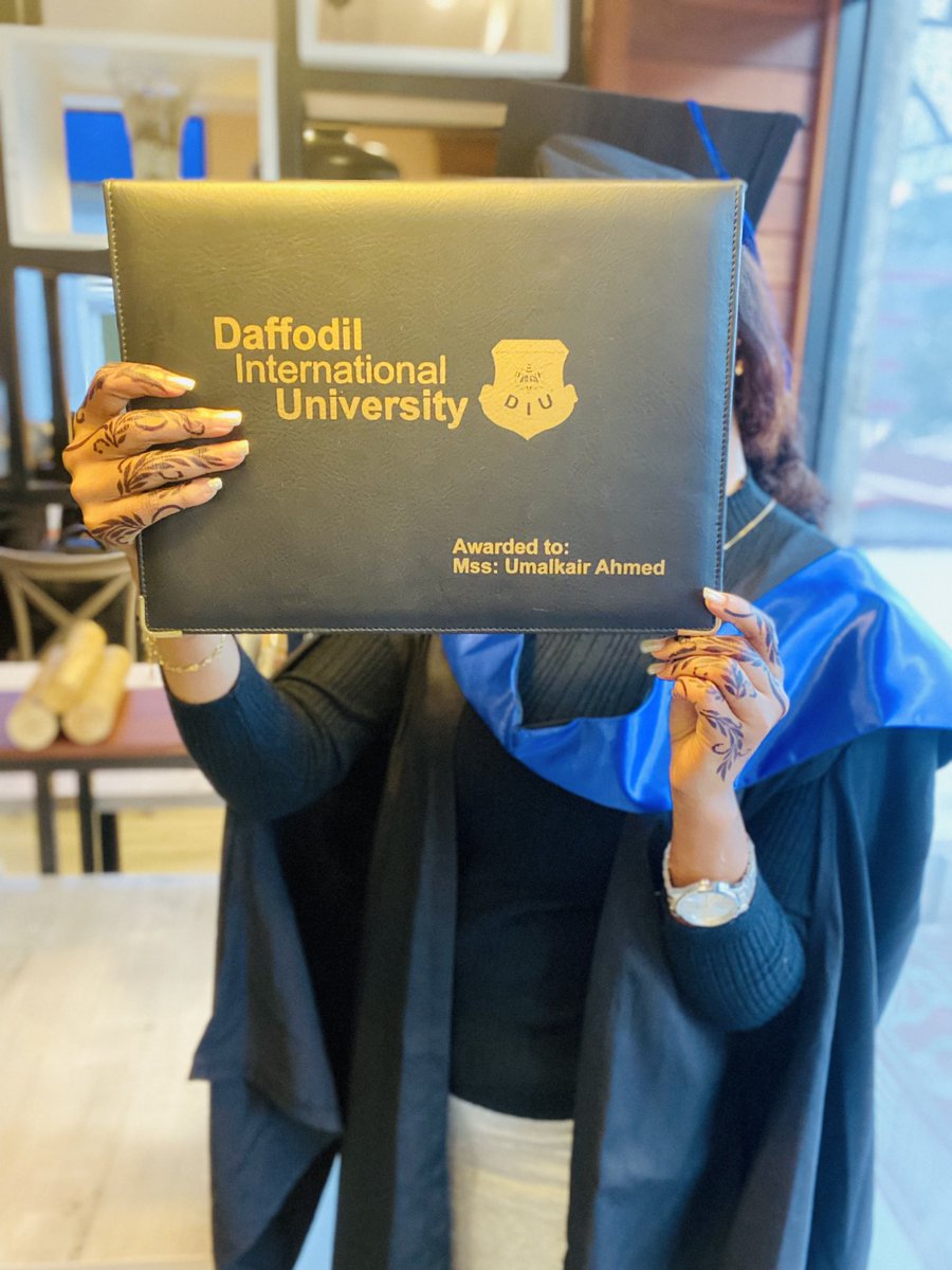 _umalkair's tweet photo. #DIUClass2022 
The journey was completely challenging and tough but I am happy that I have achieved it with distinction (3.90)
I couldnt more proud of my self from all the hardwork, dedication and commitment even with the extra complications of C19
#DIUallumni 
Alhamdullilah https://t.co/zkObel2ZkM