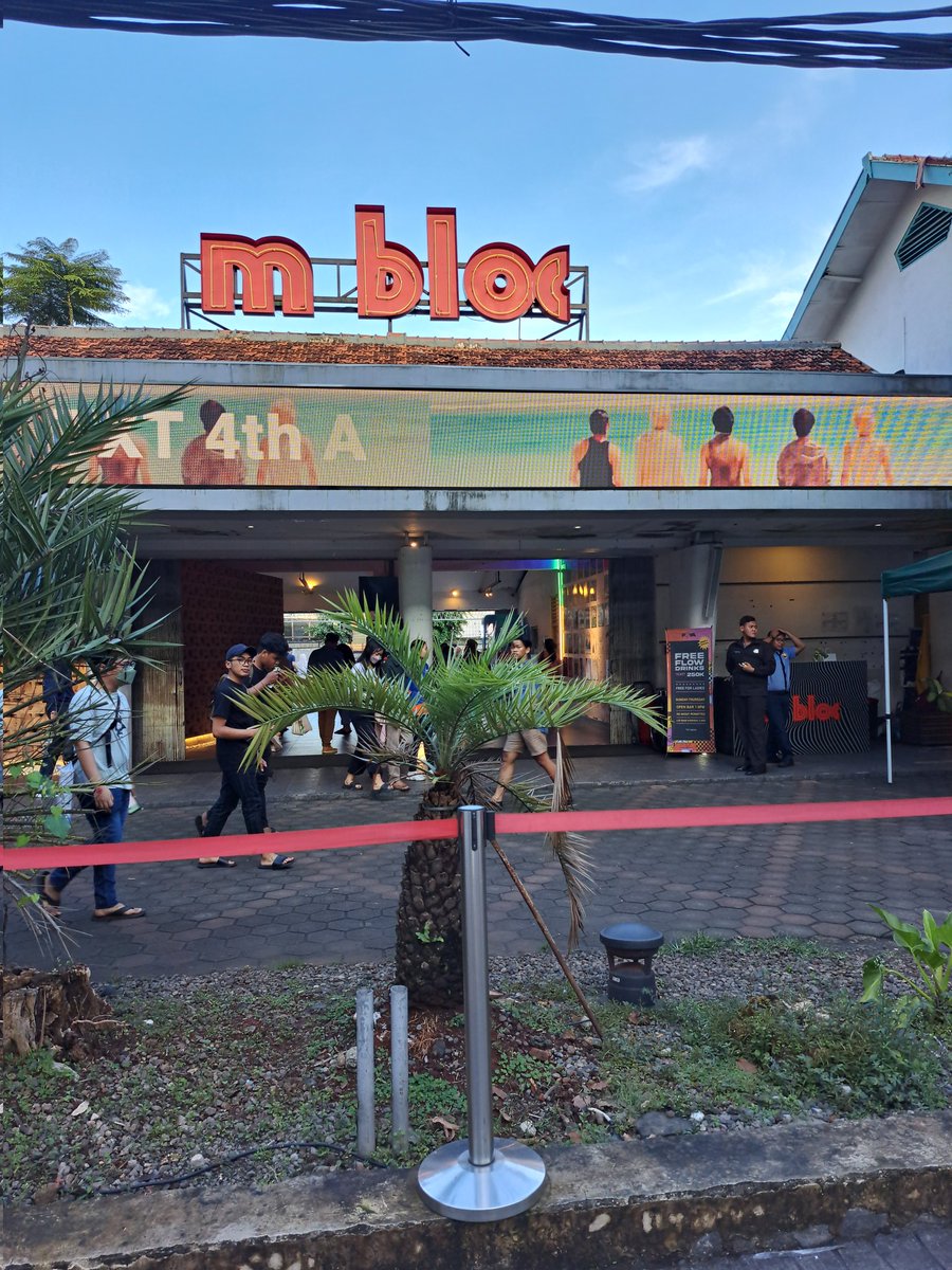 miesoobari's tweet image. Found txt ads by @maplecrumbs_ 💗
#TXT_4th_Anniversary 
#투바투와함께한4년내일도함께할우리
#ToFOUReverlandWithTXT