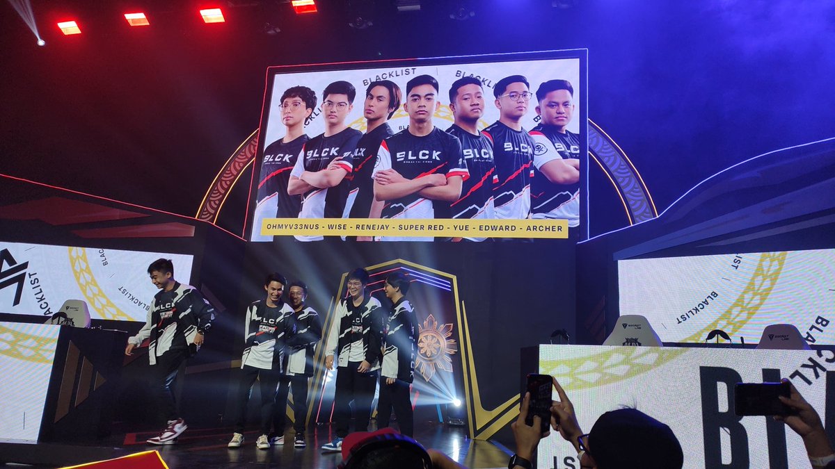 fheiiii's tweet image. Go Blacklist #POWEROFSMART