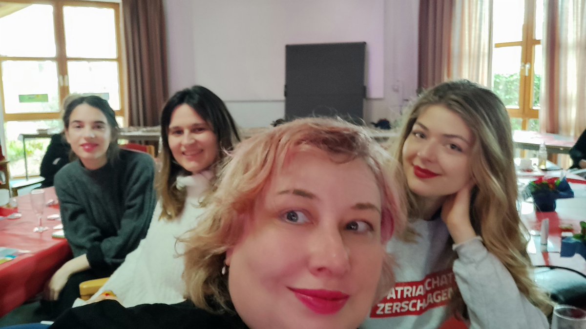 StephKotalla's tweet photo. Moin, den ersten Kaffee gibt es heute bei der @DGBNRW Veranstaltung zum #Weltfrauentag bei @_verdi #Bochum mit @gruenebochum @annakdibari @By_Fiona_Anna - mir gegenüber von der SPD/ASF @HelderNotzon https://t.co/Zu9khHxYmW