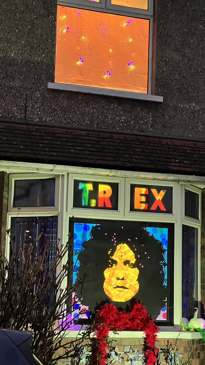 ConnieTact's tweet photo. Marc Bolan-Pioneer of Glam Rock, collaboration with @AceroneUK for Bishopston Window Wanderland. Our 8th window dedicated to music legends. I always ‘keep a little Marc in my heart’ ❤️ 

@windowwanderland @bristol247 @bristollifemag @BristolLive #MarcBolan #Bolan #TRex #70s https://t.co/xMbp7XUrgp