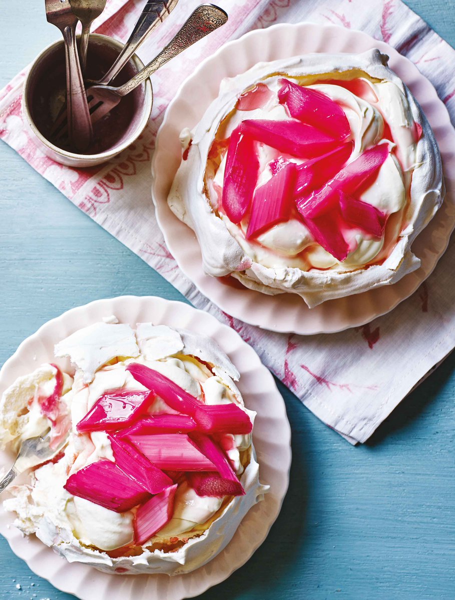 gbf_mag's tweet photo. With crisp meringue, tangy rhubarb and pillowy whipped cream, this pavlova is a real treat and the perfect dessert for your Sunday roast.
https://t.co/3VQeg3cPC9 https://t.co/Hwp85eUo8u