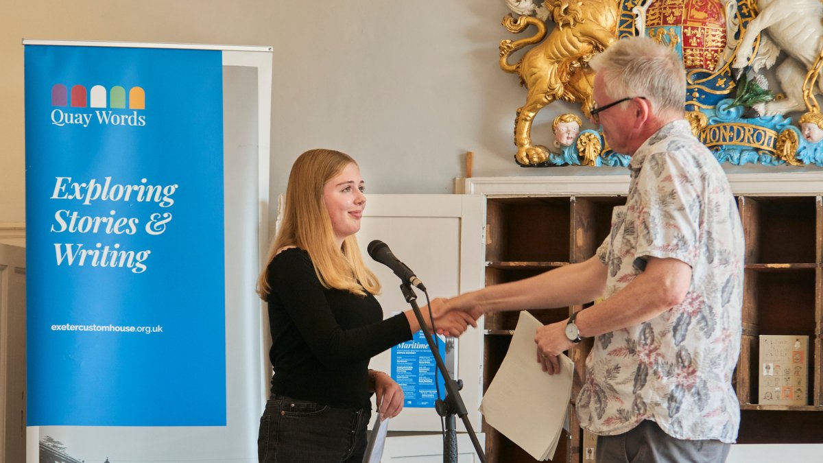 LitWorks's tweet photo. The free #QuayWords 2023 Young Writers’ Flash Fiction Competition is now open on the theme of Trading Places! £200, £100 & £50 prizes & the chance to be published & perform at #ExeterCustomHouse.
Sunday 28 May deadline.
See https://t.co/b5mmOi5QZ7
@exetercityoflit @ace_southwest https://t.co/wafnKoZSD6