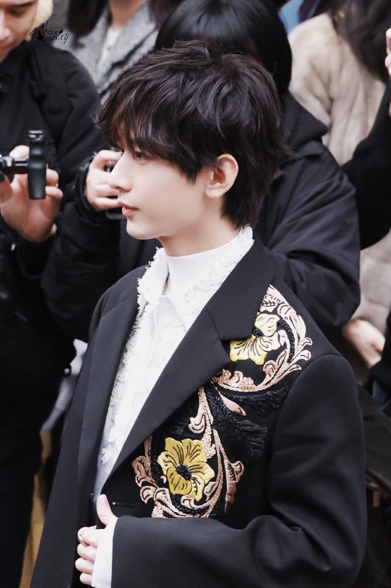 Robot5217's tweet photo. How handsome ！paris fashion week @Lanvin
ChengYiLanvinxParis
#ChengYiLanvinxParis https://t.co/2IfZxUhsjI