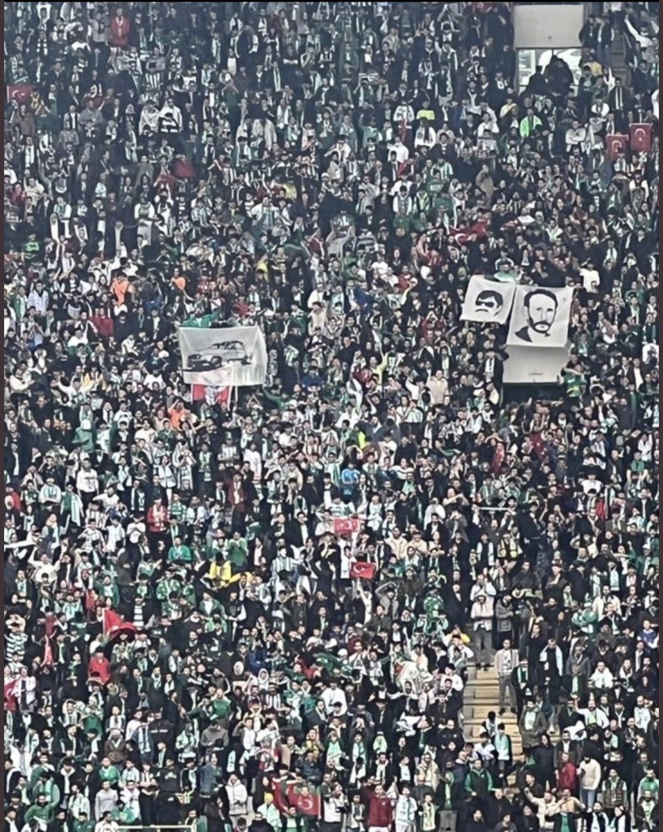 Bursaspor tribünleri. Beyaz Toros, Tarık Ümit ve Yeşil… Organize ve kötülük.