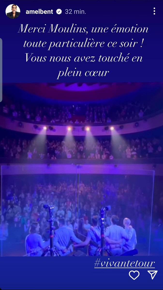 Isazik03's tweet photo. Le "Moulins" de ton cœur te remercie pour ces mots @amel_bent, on dit de nous que nous ne sommes pas un public facile voire un peu froid...mais sache que lorsqu'un Auvergnat t'ouvre son cœur et referme ses bras sur toi c'est pour toujours... 😉🙂 https://t.co/oXcD1yfVMR