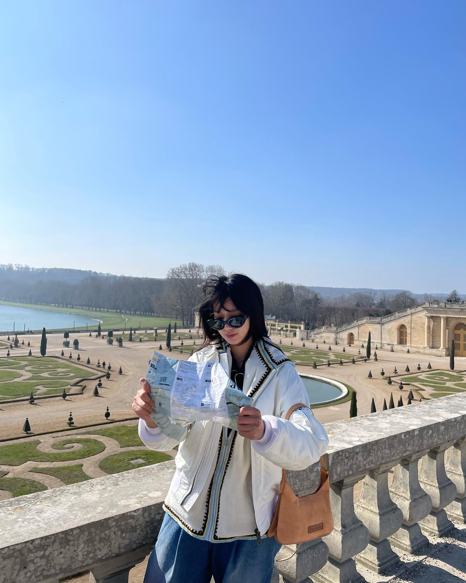ylloh_120's tweet photo. 230305 인스타그램
Tourist✔️
#이호정 #LeeHoJung #holly608 https://t.co/W1WQ61ay5g