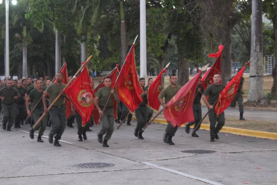 eing_umbv's tweet photo. #05Mar 
Cumpliendo instrucciones del Ciudadano G/D Dilio Rodríguez Díaz, Rector de la UMBV, se efectuó trote de uniforme patriota sin guerrera (rajucho), en conmemoración a los 10años de pase a la inmortalidad del Líder de la Revolución Bolivariano Cmdte Hugo Chávez. https://t.co/9NxktG0rzc