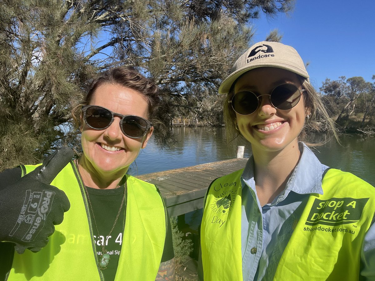 Jesse Rowley (@jesse_rowley5) on Twitter photo #CleanUpAustraliaDay down at the Murray River with the Friends of Rivers Peel 🌱💦
A great community effort removing a tonne of rubbish from the environment, making it safer for everyone to enjoy including our native wildlife 🐟🐬🐤
#HealingBilya <a href="/AlcoaFoundation/">Alcoa Foundation</a> @AusLandcare #CleanUpAustraliaDay down at the Murray River with the Friends of Rivers Peel 🌱💦
A great community effort removing a tonne of rubbish from the environment, making it safer for everyone to enjoy including our native wildlife 🐟🐬🐤
#HealingBilya <a href="/AlcoaFoundation/">Alcoa Foundation</a> @AusLandcare