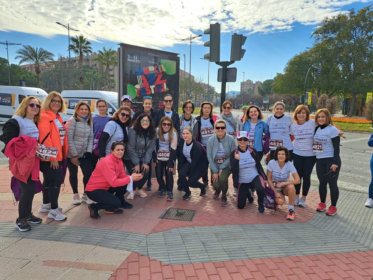 EMUASA_Clientes's tweet photo. Magnífica representación en la VIII edición de la carrera de la mujer de #Murcia. Sois unas campeonas!! 👏👏💗
#CarreradelaMujer https://t.co/Dl8Tx5KYzt