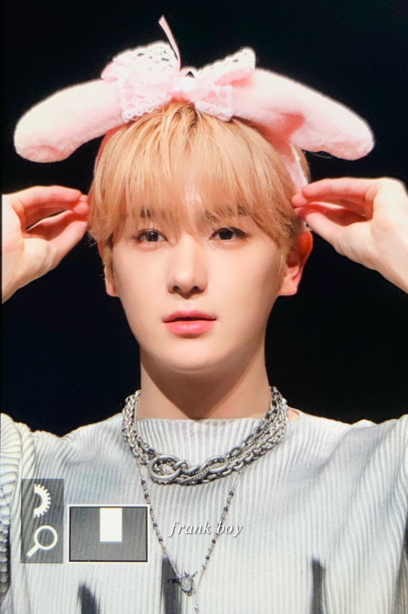 FrankBoy_24's tweet photo. 230305 오늘의 현토끼zip.
#더보이즈 #THEBOYZ #현재 #HYUNJAE #이재현 https://t.co/iIVvubvLbW