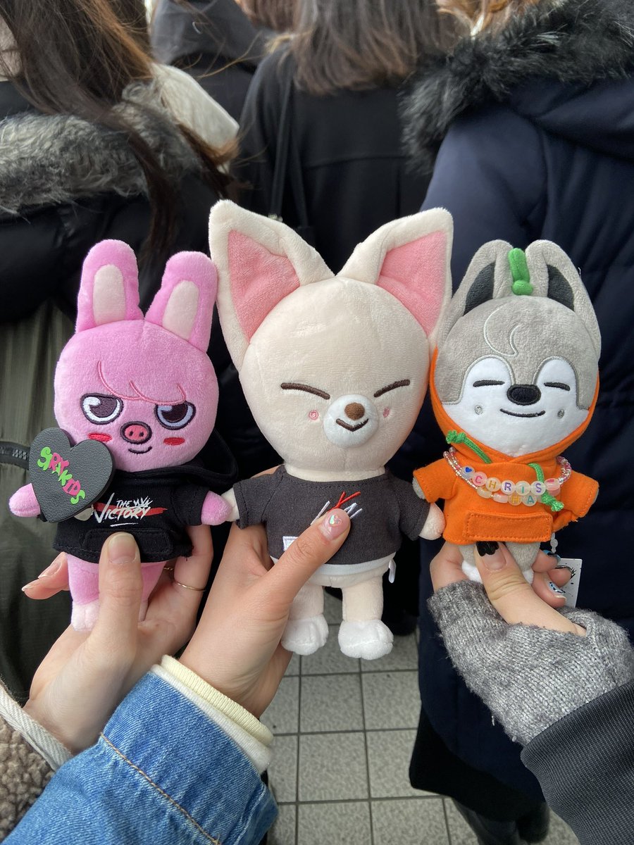 mickey_miki55's tweet photo. 初めてのライブ最高だった！！
もうみんなかっこよくて、最高で、何て言葉にしていいことやら…🤔💭
ソンムル企画は大成功✨受け取ってくれたSTAYさん、ありがとうございます！

これからも大活躍のStrayKidsを応援します✊🏻💞
#StrayKids 
#StrayKids_2ndWorldTour_MANIAC_ENCORE https://t.co/d3cqcqIMrX