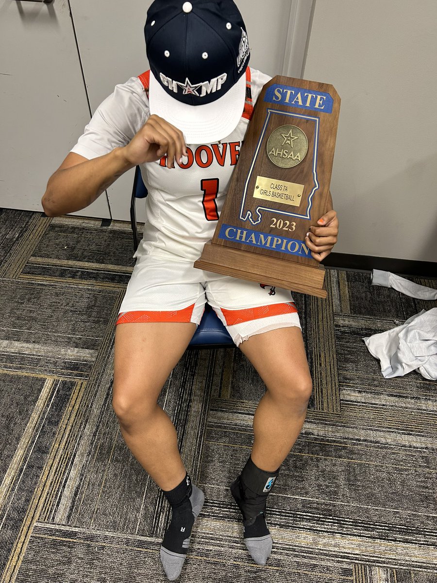 mission accomplished🖤🧡💍senior szn=ringggg sznnn🥹