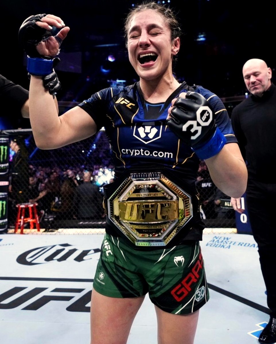 FightersMagz's tweet photo. ♥️🇲🇽 Este es el deporte que en verdad se debe apoyar. Estos deportistas sí dan orgullo, no vergüenzas. ¡VIVA MÉXICO, C4BR0NES! #UFC285 #MMA #UFC https://t.co/FYDHys1GtH