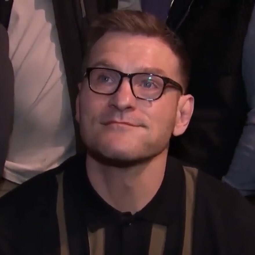 MMArena_'s tweet photo. JE VAIS MOURIR 😭😭😭😭😭 IL SAIT DÉJÀ LE PROCHAIN C’EST LUI #UFC285 https://t.co/Sh07bNe6jt