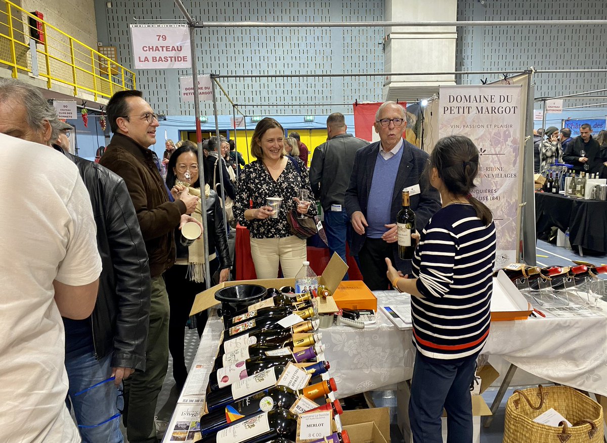 11200chlb's tweet photo. Salon de vin et des gourmets à Arles! Dernier jour ce dimanche. Venez nous rencontrer et découvrir nos vins des Corbières. #salon #arles #degustation #sommelier #cavisite #restaurantsarles #languedoc #circuitcourt #salondevin @11200chlb https://t.co/CVaJvV8k78
