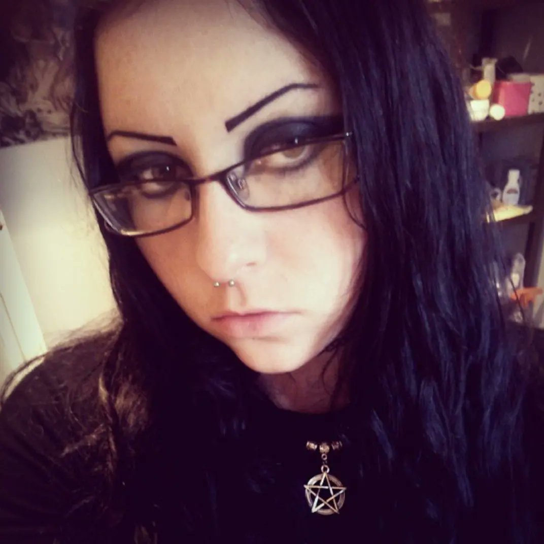 fragilething92's tweet photo. There's definitely been a significant improvement in makeup skills since the last time I decided shaved eyebrows was the vibe 😅👌 https://t.co/0cTNcbrlmW