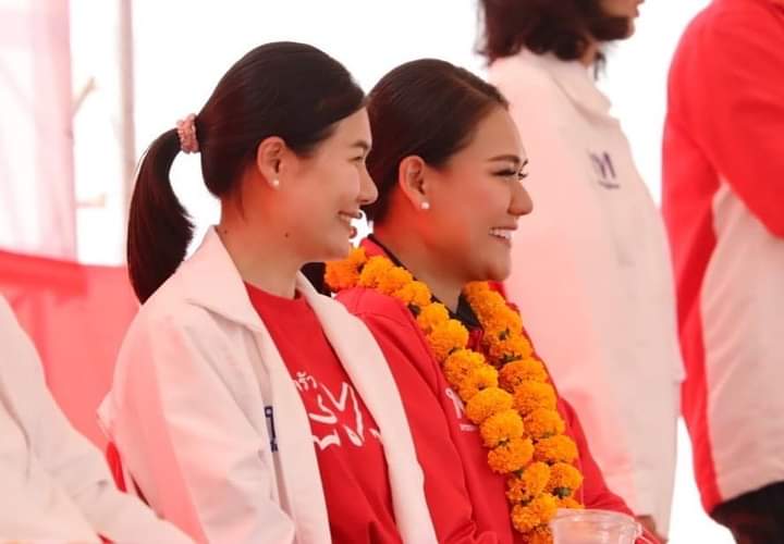 aom_kanyarat171's tweet photo. สองพี่น้องสินธุไพรเก่งมากๆเลยค่ะ👭🤍🌻
@BeerChayapa @j_sindhuprai 
#จิราพรสินธุไพร https://t.co/njq5Qxe9J5