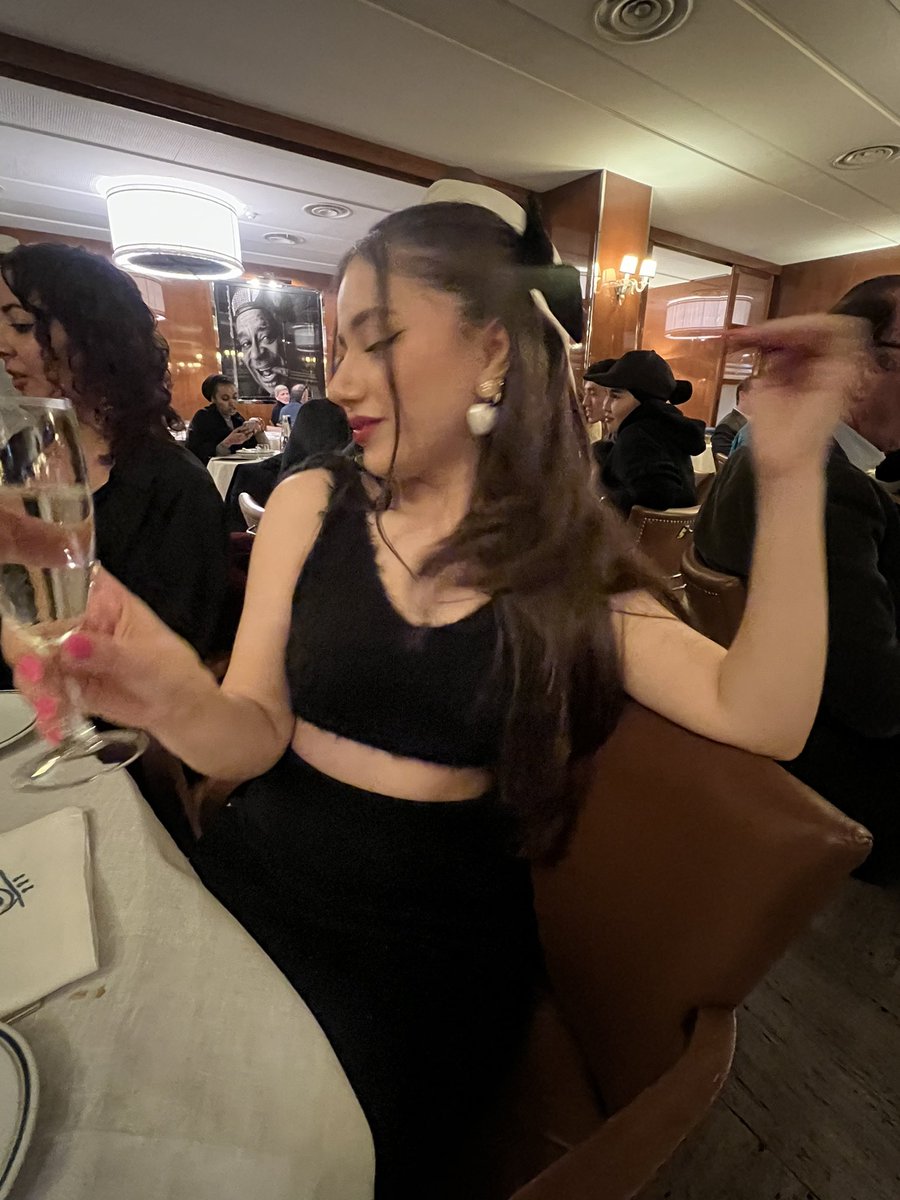 banuuuly's tweet photo. so lucky n grateful to have amazing people around me celebrating me not just today, but everyday 🤍✨ can’t wait to grow more into the person who i truly wanna become.

and thank you for the birthday wishes 🤍 ilysm https://t.co/9CMWRH6sOv