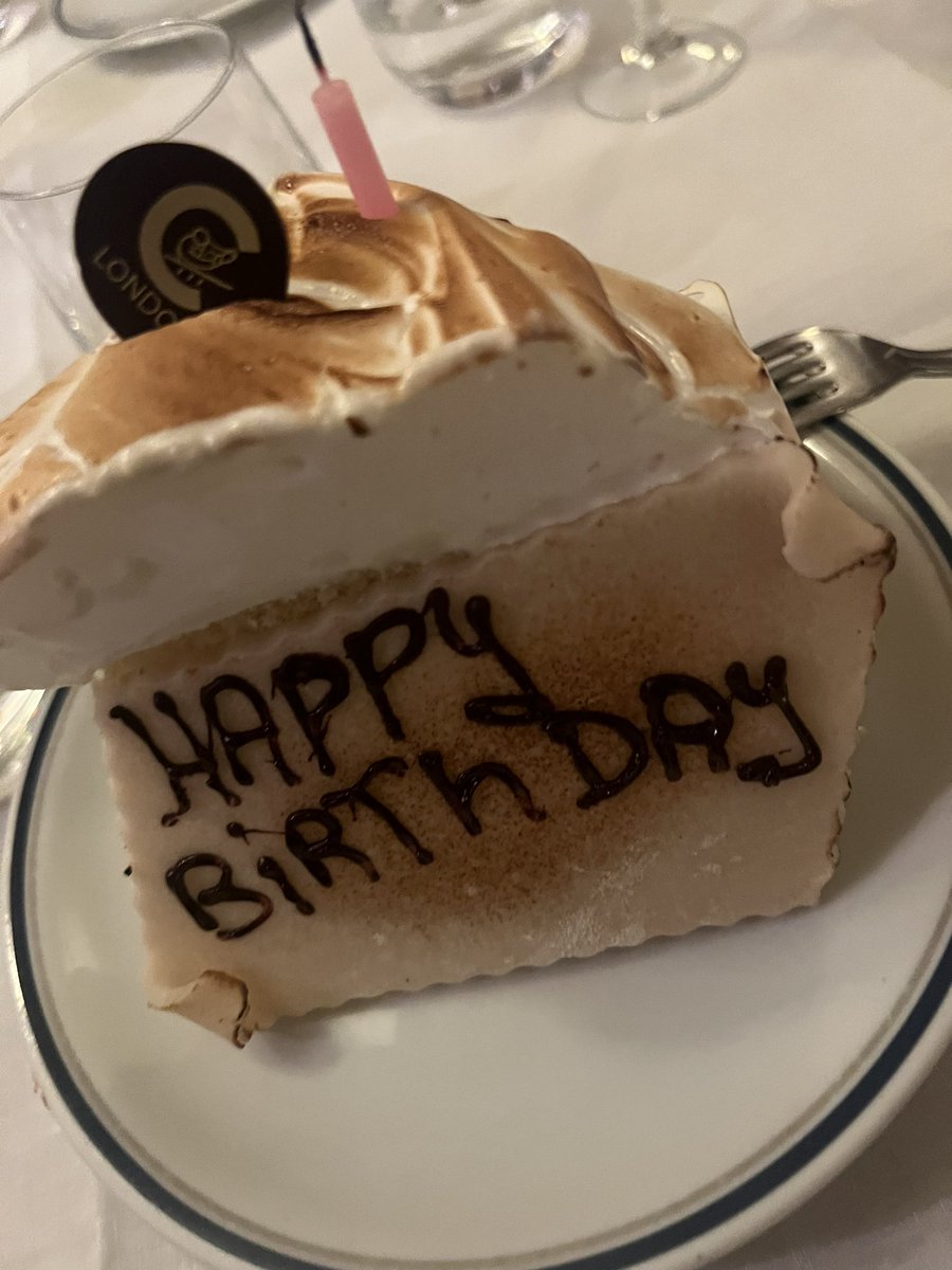 banuuuly's tweet photo. so lucky n grateful to have amazing people around me celebrating me not just today, but everyday 🤍✨ can’t wait to grow more into the person who i truly wanna become.

and thank you for the birthday wishes 🤍 ilysm https://t.co/9CMWRH6sOv