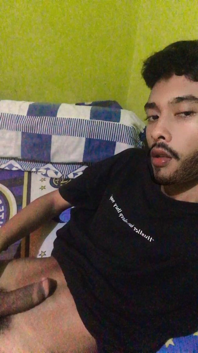 adavideomenarik's tweet photo. Pengen di sepongin #gay #GayIndonesia #NgeweYuk https://t.co/FR7ebXEjK0