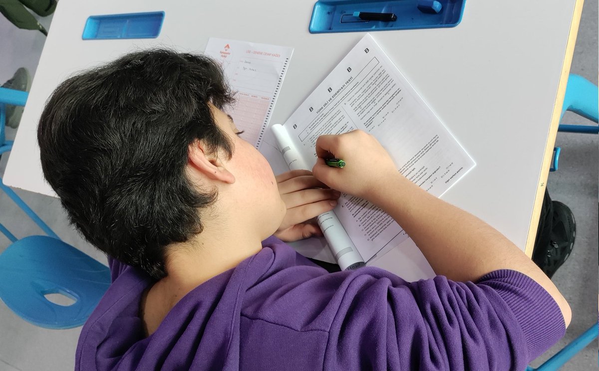 BahcesehirSivas's tweet photo. Bahçeşehir Koleji 8,9,10 ve 11.sınıf Okula Kabul Sınavımız başladı. Sınava giren tüm öğrenci adaylarımıza başarılar dileriz. 🎯 Başarı Senin Tercihin ♥️💙
#BahcesehirKoleji https://t.co/jkqoV8PHVQ
