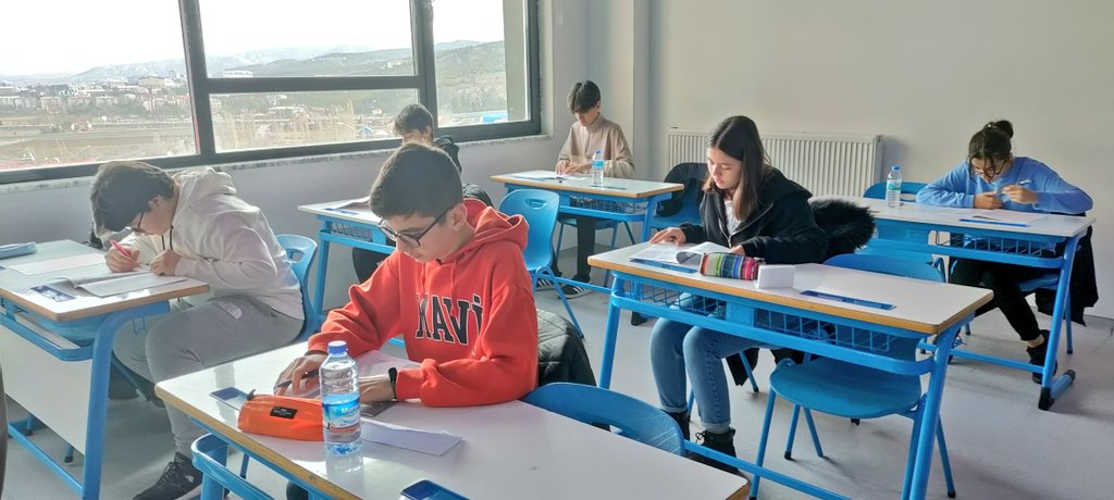 BahcesehirSivas's tweet photo. Bahçeşehir Koleji 8,9,10 ve 11.sınıf Okula Kabul Sınavımız başladı. Sınava giren tüm öğrenci adaylarımıza başarılar dileriz. 🎯 Başarı Senin Tercihin ♥️💙
#BahcesehirKoleji https://t.co/jkqoV8PHVQ
