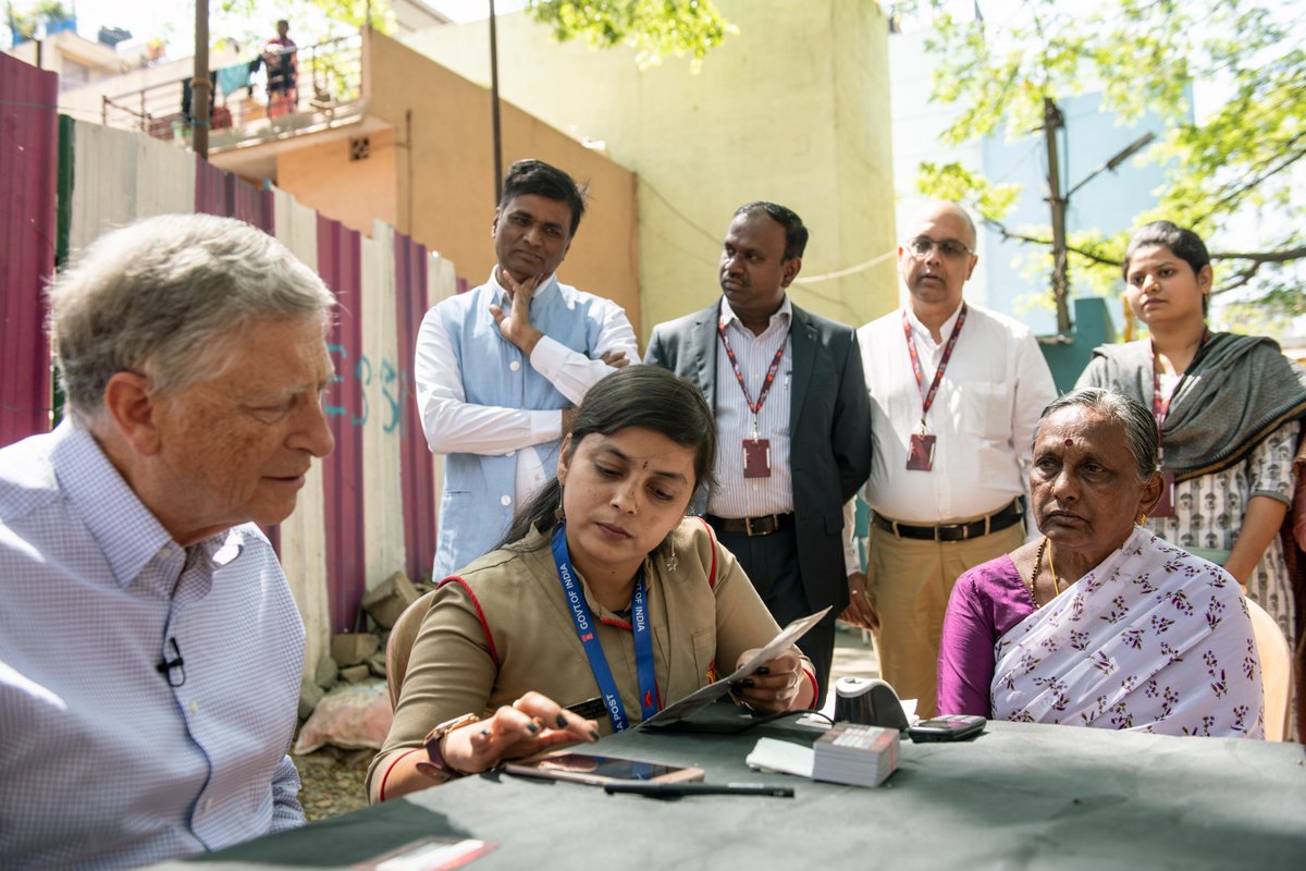 GatesIndia's tweet photo. The India Post Payments Bank (@IPPBOnline) has enabled rural communities, especially women, with financial services. To learn about how IPPB is creating impact till the last mile, @BillGates interacted with their agents &amp; the beneficiaries of these services. https://t.co/MoVdh1Mivp