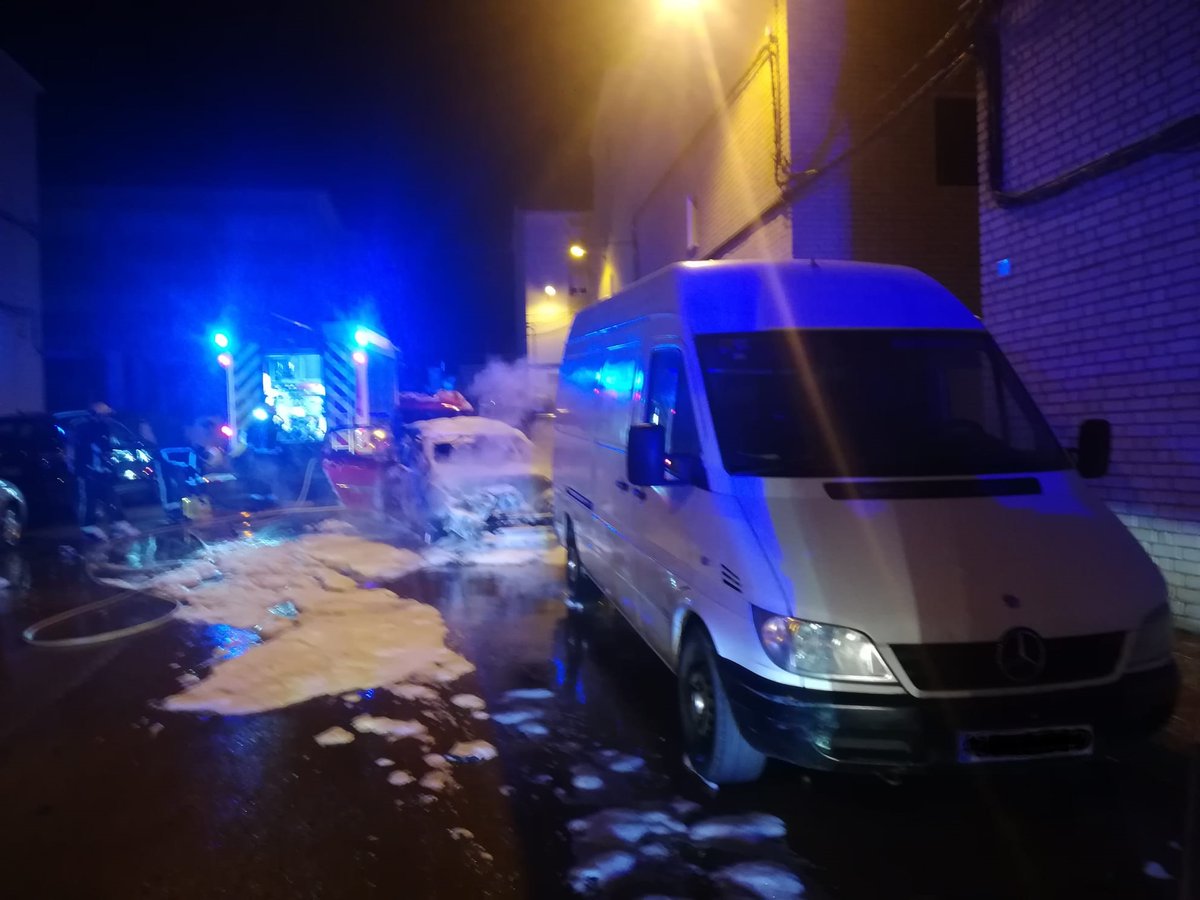 05/03/23-  Inicio: 02:15 h   Incendio de turismo en #Motilla  <a href="/cuenca112/">CUENCA</a>   <a href="/DipuCuenca/">Diputación de Cuenca</a>  parque de #Motilla.  Fin 02:55h.