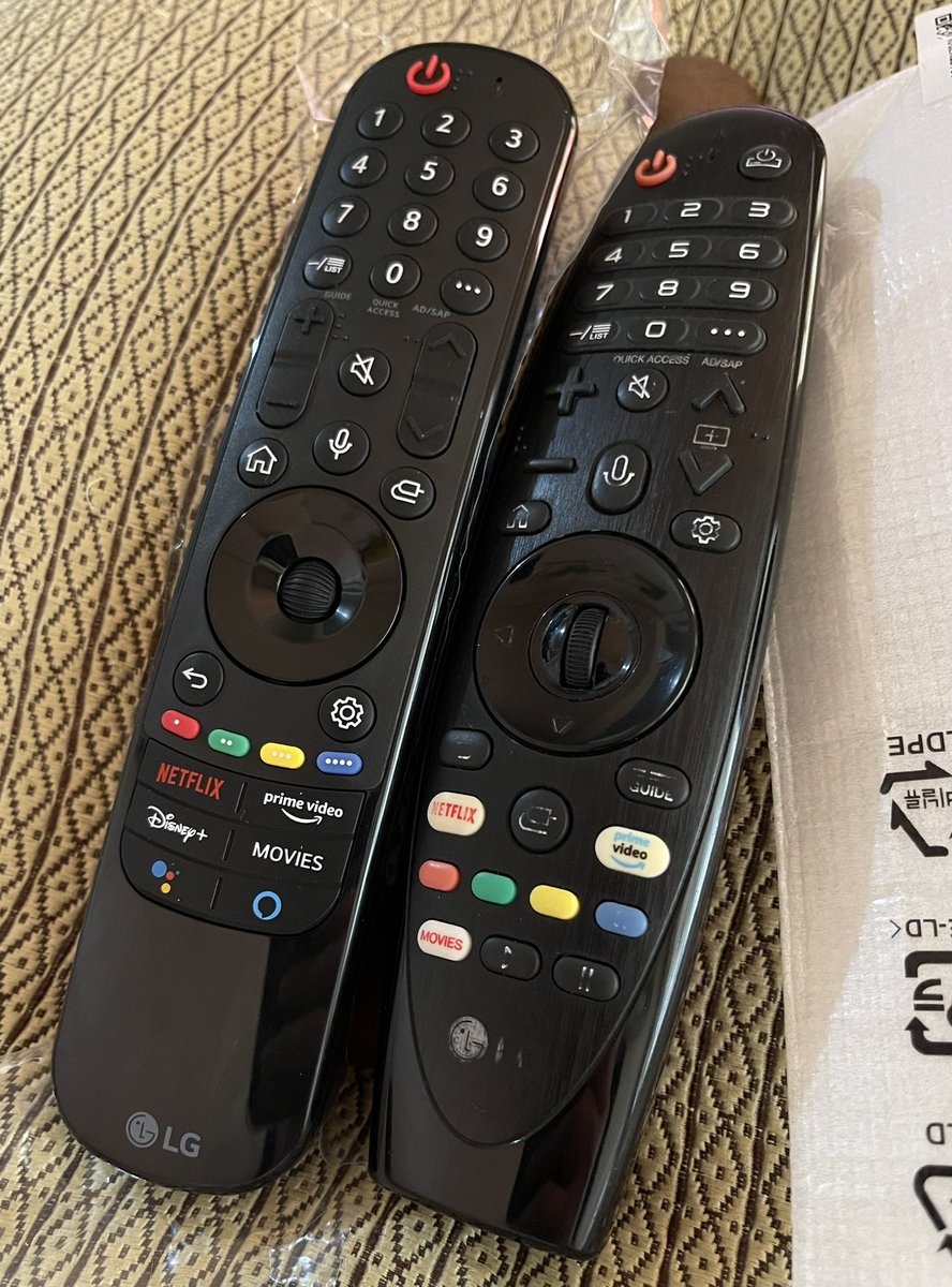 Just_BEL15VE's tweet image. Tawang tawa yung mga anak ko kase working pa naman daw yung remote namin, bat bumili na ako ng pang backup. 

Me: Eeehhhh sa hindi ko na mabasa ang mga pindutan nabura na eh 🤣 Saka mas ok na yan itong bago may Disney+ na nga rin oh 🥴 #OCproblems 🤣