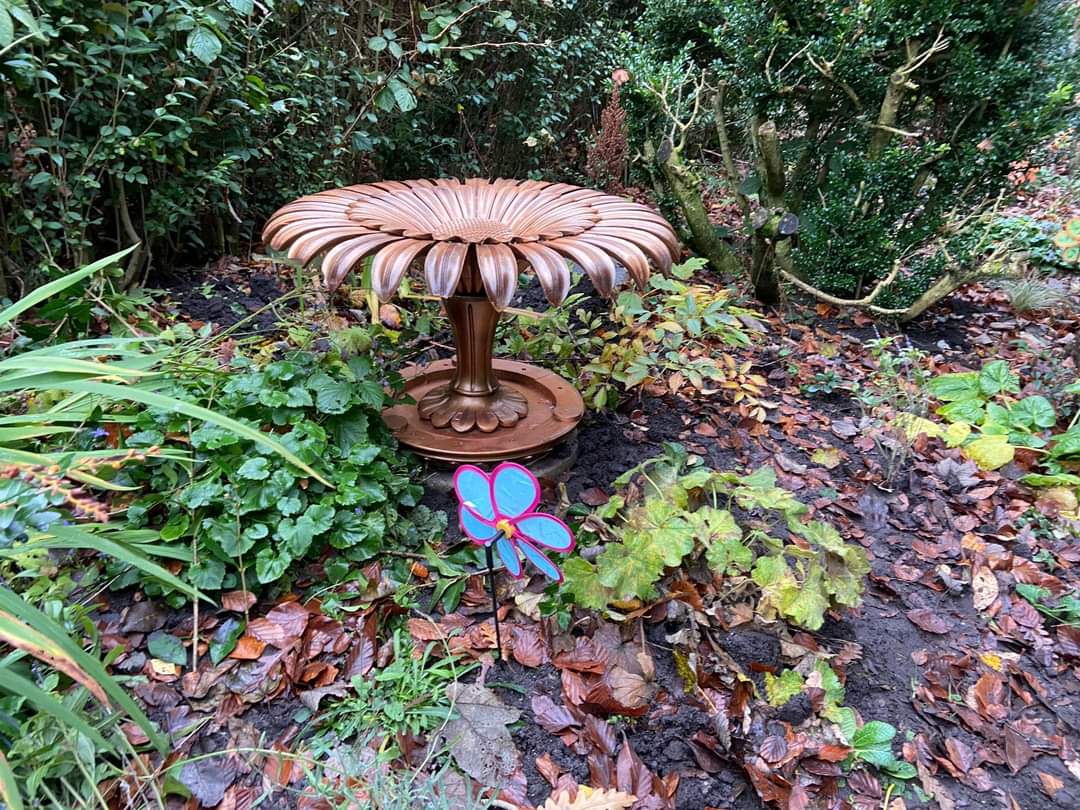 BlackburnTidy's tweet photo. 211 bags collected last week by our as mazing #volunteers.

#SPROT (some persons rubbish, others treasure).

What's the most useful thing found?

Here are a few from us over the years https://t.co/h8wtYEsuYo