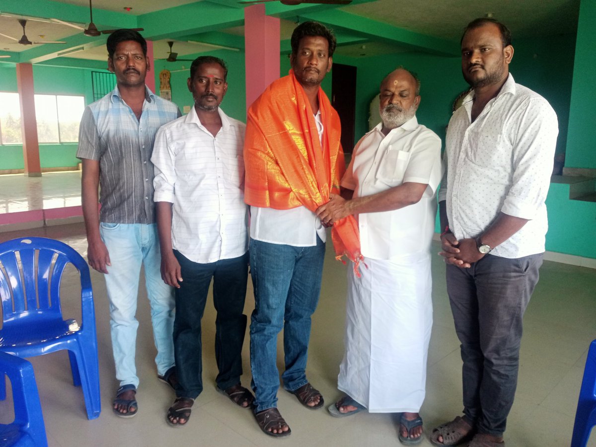 VATKBJP's tweet photo. விழுப்புரம் மாவட்டம் விக்கிரவாண்டி கி ஒன்றியம் சிந்தாமணி கிராமத்தை சேர்ந்த மாணிக்கராஜன் ஜெயபிரகாஷ் முருகதாஸ் சரவணன் ஆகியோர் மாவட்ட  தலைவர் மு.சட்டமன்ற உறுப்பினர் கலிவரதன் தலைமையில் பாஜகவில் இணைந்தனர் அவர்களுக்கு கட்சி நிர்வாகிகள் ஒத்துழைப்பு நல்கிட வேண்டுமாய் கேட்டுக்கொள்கிறேன். https://t.co/w7wysIjaPP