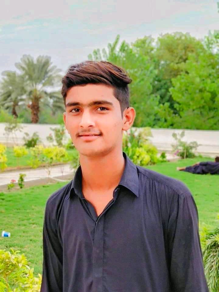 Shbaaz4's tweet photo. #justiceforawaiskalhoro
اسانجي نگريءَ سَندين ڇِتين تي لُٽيل صبح جا اُداس پاڇا، 
گُلن جي موسم ڪَليون نه آنديون، بَهار آندا پُٽن جا لاشا. 😭
  @CMSindh @IGSindh https://t.co/2PXLn41DOh