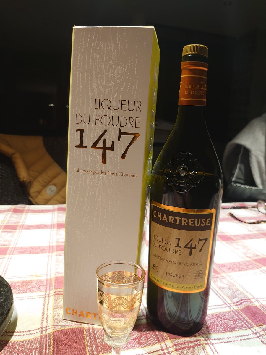 Chartreuse382's tweet image. Quand tu finis la soirée avec ça #chartreuse