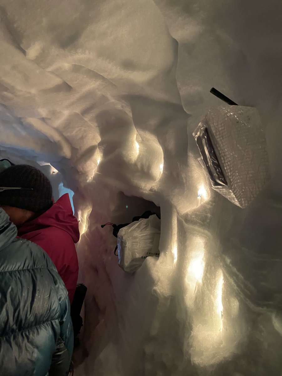 「おまけ。1日目のガスガス状態と、雪洞掘りと謎にライトアップされた雪洞内と2日目の」|もりした@コミティア144【と31b】のイラスト