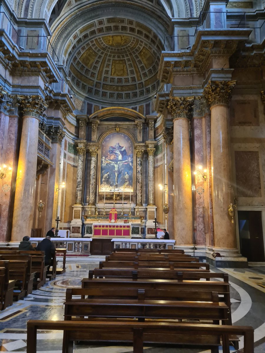 Tarchezio's tweet photo. #introibo ad altare Dei 
🙏 https://t.co/qQUFvIHxQB
