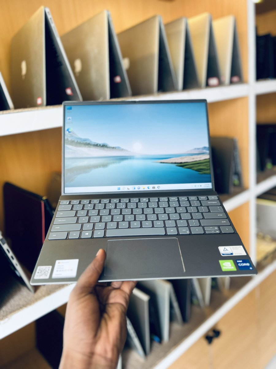 Isaacchengula's tweet photo. Naomba Nisaidie Kushare 

Brand New 
Dell Inspiron 5310

Core i5 11th Gen
16GB DDR4 RAM
512GB SSD Storage
13inch FHD Display
NVDIA MX450 2GB
Portable Laptop 
1 Year Warranty 

Comes with;
-Free bag 
-Mouse

☎️/WhatsApp 0753902779

📍Kariakoo Agrey/Likoma
📍Makumbusho Plaza https://t.co/qyDFAydzn2
